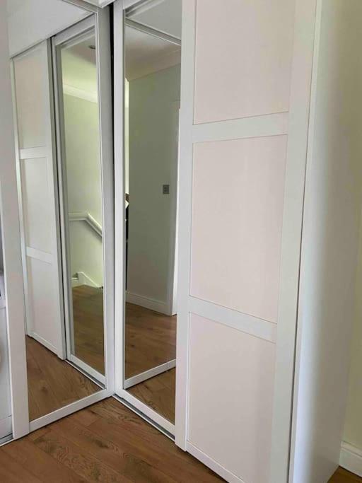Contemporary Duplex - Private Patio & Parking Appartement Stockport Buitenkant foto
