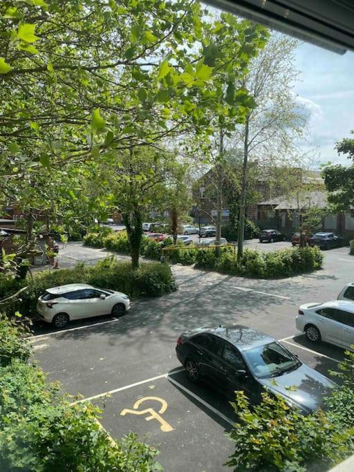 Contemporary Duplex - Private Patio & Parking Appartement Stockport Buitenkant foto